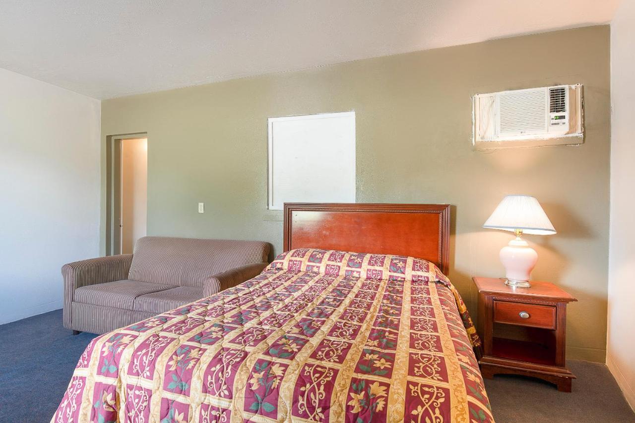 Hotel O Near Fanning Springs State Park Us Hwy 98 Old Town المظهر الخارجي الصورة